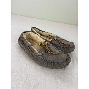 UGG Pewter Grey Dakota Moccasins Size 7 US 38EU Indoor/Outdoor Slippers Casual